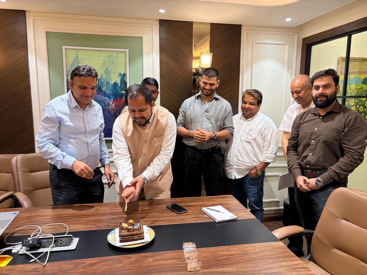 Qubik Finserv leadership at work